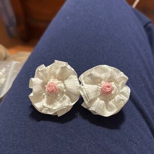 Elegant White Floral hair Brett with Pink Accent